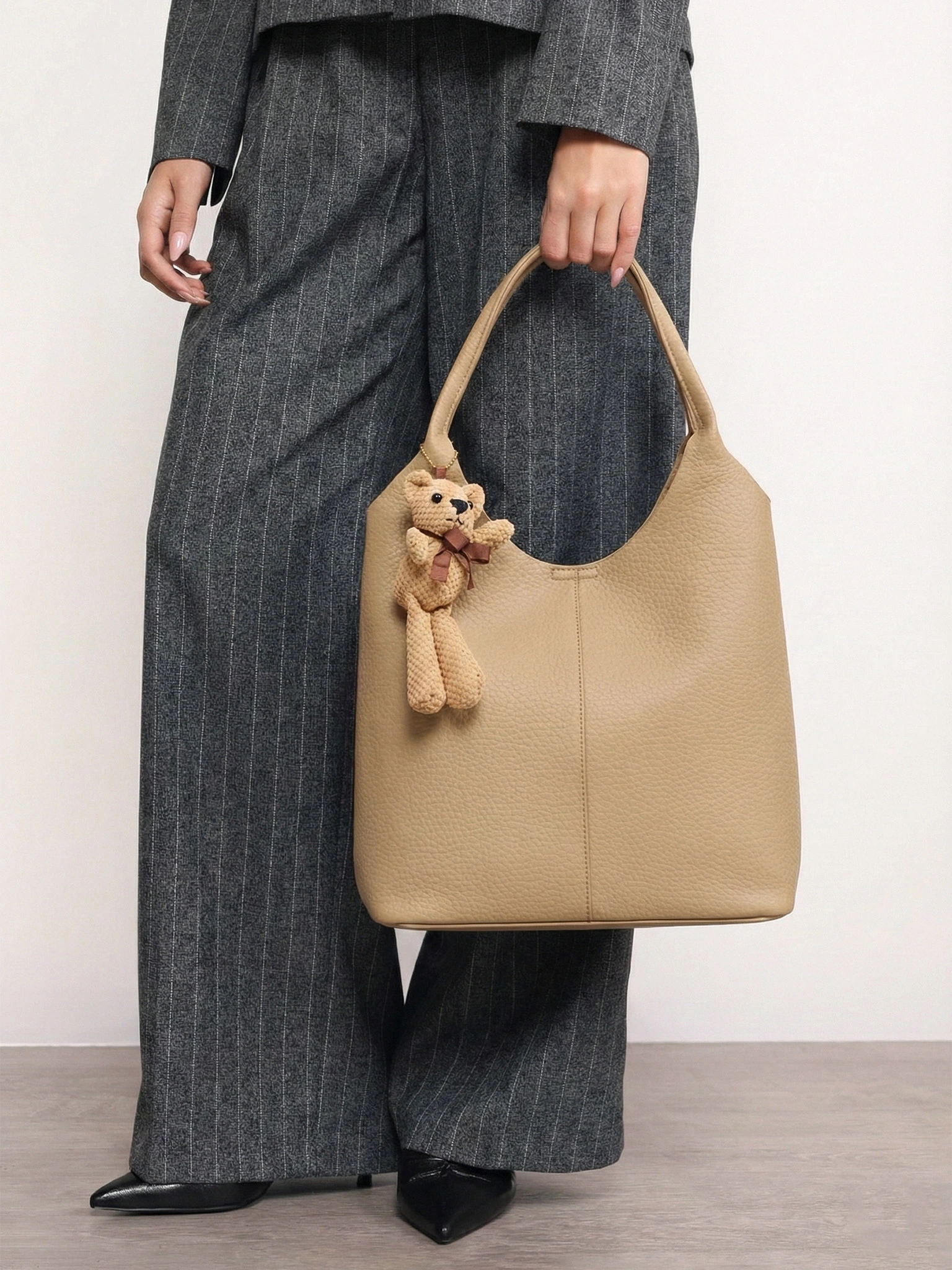 Сумка-шоппер с косметичкой и брелком в ассортименте